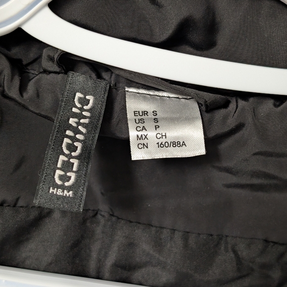 Divided Long Puffer Jacket - Picture 10 of 11